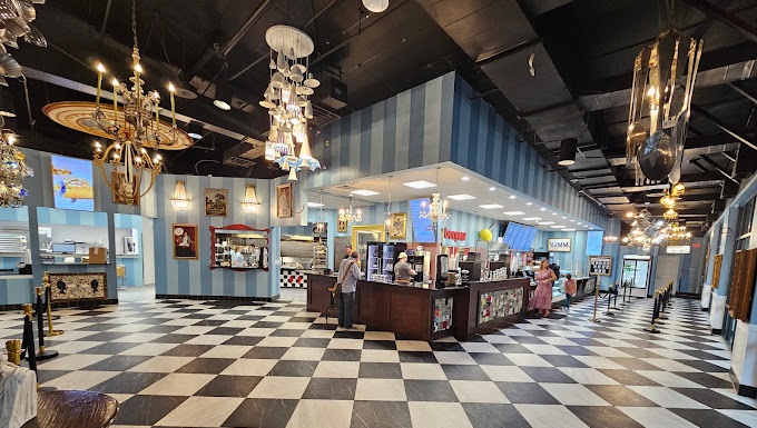 Employees at the Re-Opened Amelie’s Uptown Location Facing Poor Conditions and&nbsp;Pay